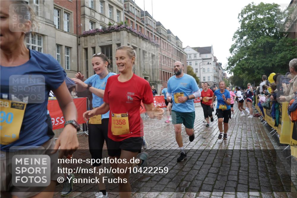 13.09.2026 - Kiel Lauf Yannick Fuchs http://msf.ph/oto/10422259 13.09.2026 10:55:45 Ziel 280, 566, 1264, 1673, 1885, 1929, 2190, 2208, 2264, 2589, 3297, 3539, 4747, 5034, 5752, 6922, 7988, 8346, 8631, 8632, 8722, 9651, 9653, 11036, 11196, 11621, 11952, 12327, 12499, 34, 185, 313, 428, 1841, 1851, 1885, 2330, 2331, 2738, 3105, 3379, 3429, 3645, 3903, 4403, 4519, 4594, 4678, 4898, 5485, 5544, 5572, 5822, 5834, 5903, 6490, 6753, 6800, 6880, 6922, 6991, 7118, 7148, 7450, 7566, 7568, 7966, 8330, 8765, 8772, 8791, 9014, 9651, 9653, 9858, 10597, 10722, 11946, 12500 meine-sportfotos.de