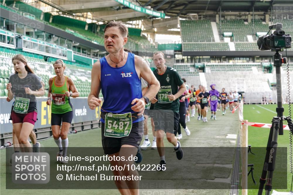 13.09.2026 - 21. swb-Marathon Bremen Michael Burmester http://msf.ph/oto/10422265 13.09.2026 13:22:42 Laufen im Stadion 128, 160, 211, 258, 343, 351, 423, 441, 533, 571, 601, 609, 708, 782, 851, 892, 1060, 1094, 1157, 1177, 1178, 1259, 1316, 1331, 1344, 1417, 1518, 1657, 1669, 1691, 1729, 1746, 1788, 1883, 2213, 2290, 2433, 2475, 2504, 2526, 2551, 2619, 2632, 2652, 2660, 2685, 2711, 2828, 2954, 2964, 2995, 3022, 3034, 3225, 3252, 3347, 3351, 3423, 3447, 3505, 3530, 3559, 3682, 3727, 3770, 3784, 3819, 4020, 4054, 4231, 4406, 4407, 4431, 4466, 4467, 4584, 1506 meine-sportfotos.de