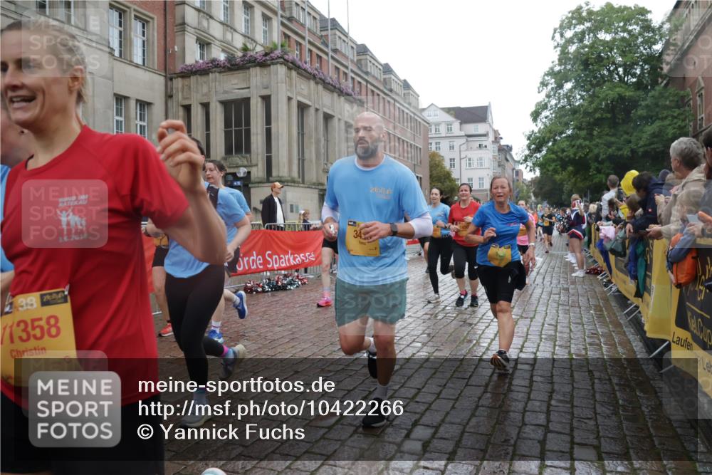 13.09.2026 - Kiel Lauf Yannick Fuchs http://msf.ph/oto/10422266 13.09.2026 10:55:45 Ziel 280, 566, 1264, 1673, 1885, 1929, 2190, 2208, 2264, 2589, 3297, 3539, 4747, 5034, 5752, 6922, 7988, 8346, 8631, 8632, 8722, 9651, 9653, 11036, 11196, 11621, 11952, 12327, 12499, 34, 185, 313, 428, 1841, 1851, 1885, 2330, 2331, 2738, 3105, 3379, 3429, 3645, 3903, 4403, 4519, 4594, 4678, 4898, 5485, 5544, 5572, 5822, 5834, 5903, 6490, 6753, 6800, 6880, 6922, 6991, 7118, 7148, 7450, 7566, 7568, 7966, 8330, 8765, 8772, 8791, 9014, 9651, 9653, 9858, 10597, 10722, 11946, 12500 meine-sportfotos.de