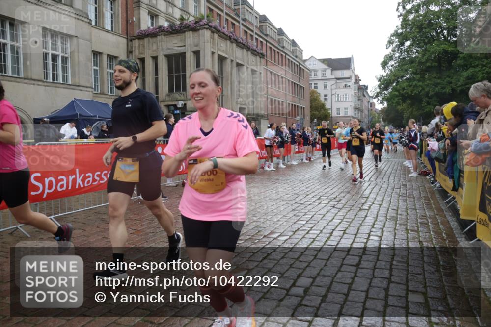 13.09.2026 - Kiel Lauf Yannick Fuchs http://msf.ph/oto/10422292 13.09.2026 10:55:48 Ziel 280, 566, 1264, 1673, 1929, 2190, 2208, 2264, 2589, 3297, 4556, 4747, 5034, 5279, 5752, 5772, 7988, 8346, 8631, 8632, 8722, 8733, 11036, 11196, 12327, 12499, 34, 313, 428, 1841, 1851, 1885, 2190, 2330, 2331, 3105, 3379, 3539, 3645, 4519, 4594, 5485, 5544, 5572, 5822, 5903, 6753, 6800, 6880, 6922, 7118, 7148, 7450, 7566, 7568, 7966, 8330, 8765, 8772, 9014, 9651, 9653, 9858, 10597, 10722, 11621, 11946, 11952, 12500, 574, 7483, 7118, 7566, 8845 meine-sportfotos.de