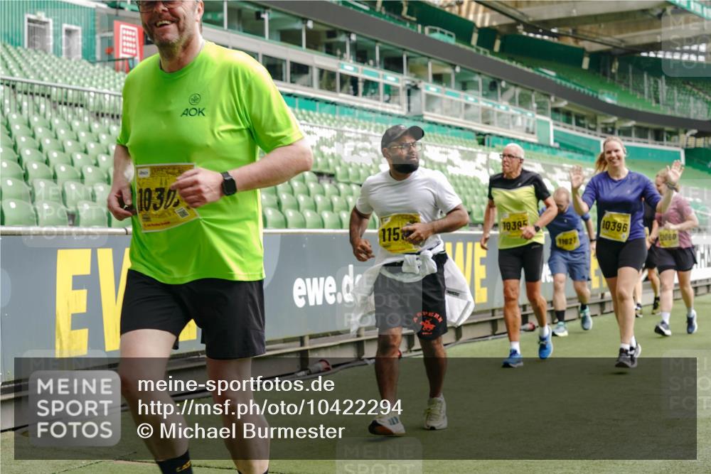 13.09.2026 - 21. swb-Marathon Bremen Michael Burmester http://msf.ph/oto/10422294 13.09.2026 10:45:41 Laufen im Stadion 10137, 10176, 10191, 10192, 10194, 10202, 10242, 10344, 10430, 10472, 10524, 10568, 10600, 10651, 10679, 10713, 10979, 11050, 11081, 11181, 11200, 11244, 11296, 11309, 11367, 11385, 11495, 11529, 11546, 11574, 11629, 11675, 11709, 11760, 11808, 11821, 11932, 11943, 12057, 12089, 12151, 12153, 12177, 12178, 12211, 12224, 12226, 12285, 12311, 12316, 12317, 12321, 12334, 12374, 12422, 12462, 12539, 10002, 10148, 10303, 10330, 10361, 10362 meine-sportfotos.de