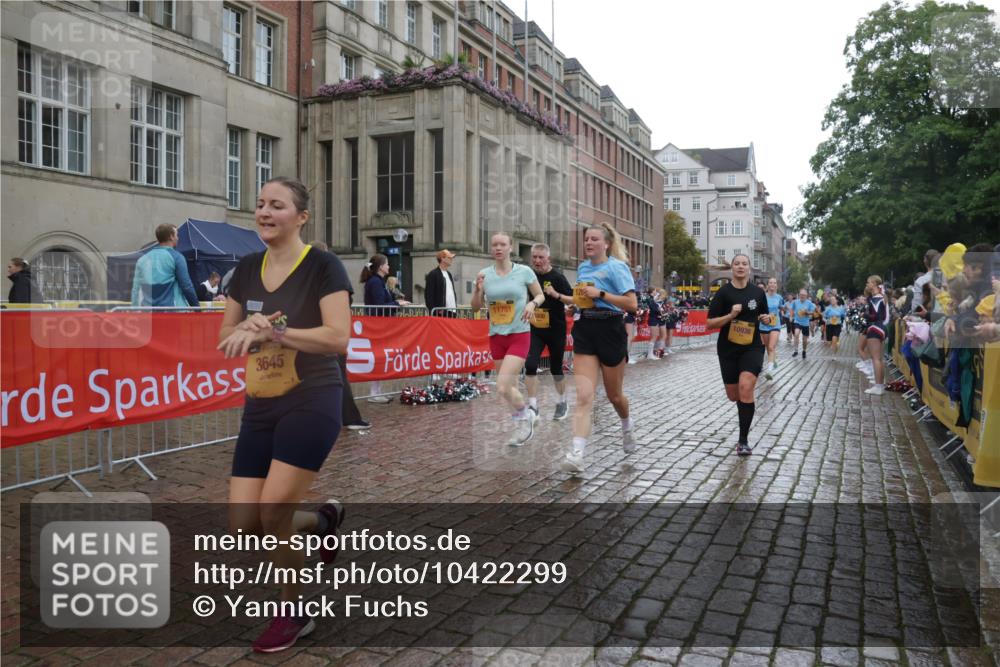 13.09.2026 - Kiel Lauf Yannick Fuchs http://msf.ph/oto/10422299 13.09.2026 10:55:51 Ziel 280, 566, 1264, 1673, 1929, 2264, 2589, 2798, 3297, 4556, 4747, 5034, 5279, 5752, 5772, 7707, 7851, 7988, 8631, 8722, 8733, 11036, 11196, 12327, 12499, 12579, 34, 313, 428, 1841, 1885, 2190, 2208, 2330, 2331, 3105, 3297, 3379, 3539, 3645, 4519, 4594, 5485, 5544, 5572, 5822, 5903, 6753, 6800, 6880, 6922, 7148, 7568, 7966, 8330, 8346, 8632, 8765, 8772, 9014, 9651, 9653, 9858, 10597, 10722, 11621, 11946, 11952, 12500, 574, 778, 7483, 7118, 7566, 8845 meine-sportfotos.de
