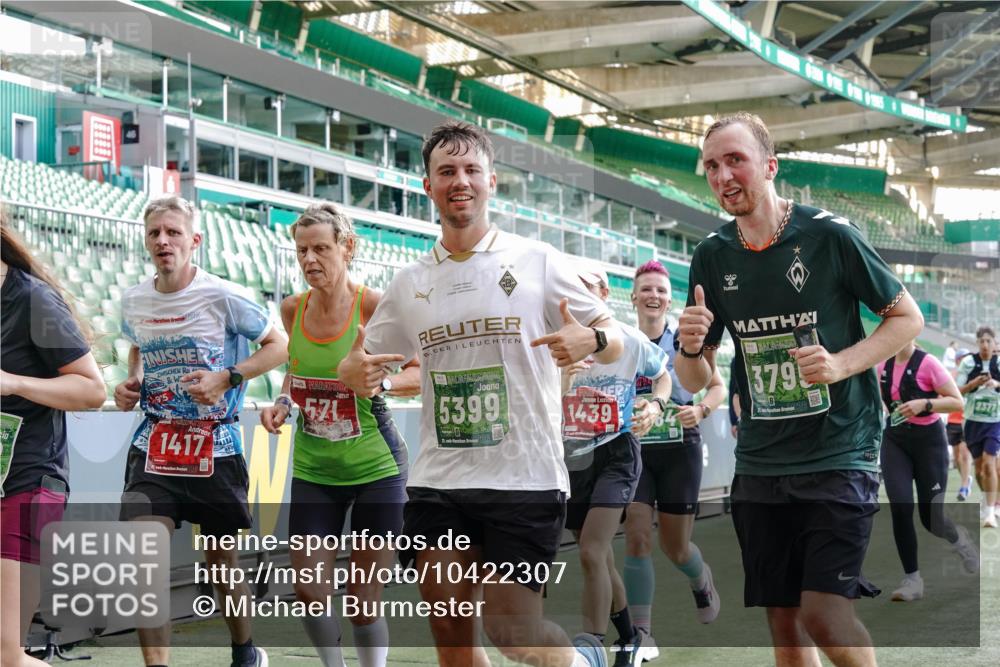 13.09.2026 - 21. swb-Marathon Bremen Michael Burmester http://msf.ph/oto/10422307 13.09.2026 13:22:43 Laufen im Stadion 128, 160, 211, 258, 343, 351, 423, 441, 533, 571, 601, 609, 708, 782, 851, 892, 1060, 1094, 1157, 1177, 1178, 1259, 1316, 1331, 1344, 1417, 1518, 1657, 1669, 1691, 1729, 1746, 1788, 1883, 2213, 2290, 2433, 2475, 2504, 2526, 2551, 2619, 2632, 2652, 2660, 2685, 2711, 2828, 2954, 2964, 2995, 3022, 3034, 3225, 3252, 3347, 3351, 3423, 3447, 3505, 3530, 3559, 3682, 3727, 3770, 3784, 3819, 4020, 4054, 4231, 4406, 4407, 4431, 4466, 4467, 4584, 1506 meine-sportfotos.de
