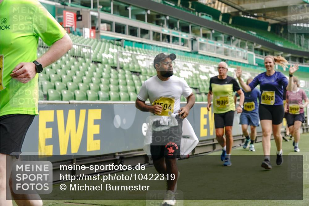 13.09.2026 - 21. swb-Marathon Bremen Michael Burmester http://msf.ph/oto/10422319 13.09.2026 10:45:41 Laufen im Stadion 10137, 10176, 10191, 10192, 10194, 10202, 10242, 10344, 10430, 10472, 10524, 10568, 10600, 10651, 10679, 10713, 10979, 11050, 11081, 11181, 11200, 11244, 11296, 11309, 11367, 11385, 11495, 11529, 11546, 11574, 11629, 11675, 11709, 11760, 11808, 11821, 11932, 11943, 12057, 12089, 12151, 12153, 12177, 12178, 12211, 12224, 12226, 12285, 12311, 12316, 12317, 12321, 12334, 12374, 12422, 12462, 12539, 10002, 10148, 10303, 10330, 10361, 10362 meine-sportfotos.de
