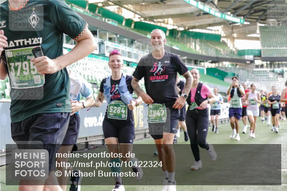 13.09.2026 - 21. swb-Marathon Bremen Michael Burmester http://msf.ph/oto/10422324 13.09.2026 13:22:44 Laufen im Stadion 128, 160, 211, 258, 343, 351, 423, 441, 533, 571, 601, 609, 708, 851, 892, 1060, 1094, 1157, 1177, 1178, 1259, 1331, 1344, 1417, 1518, 1657, 1669, 1691, 1729, 1746, 1788, 1883, 2213, 2290, 2433, 2475, 2504, 2526, 2551, 2619, 2632, 2652, 2660, 2685, 2711, 2828, 2954, 2964, 2995, 3022, 3034, 3225, 3252, 3347, 3351, 3423, 3447, 3505, 3530, 3559, 3682, 3727, 3770, 3784, 3819, 4020, 4054, 4231, 4406, 4407, 4431, 4466, 4467, 4584, 1506 meine-sportfotos.de