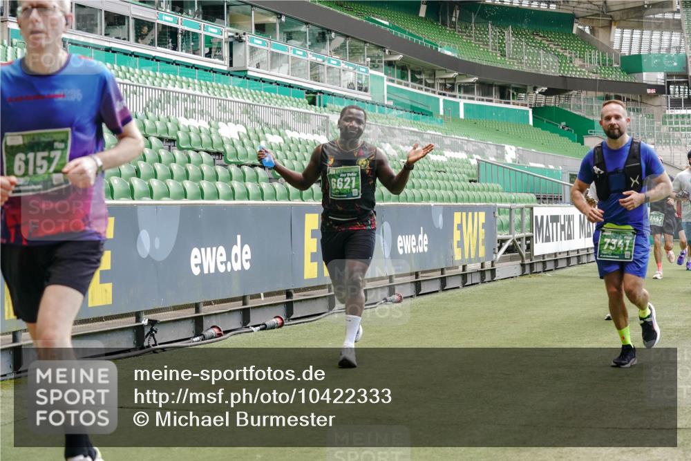 13.09.2026 - 21. swb-Marathon Bremen Michael Burmester http://msf.ph/oto/10422333 13.09.2026 12:59:57 Laufen im Stadion 135, 191, 226, 232, 260, 342, 651, 745, 972, 1080, 1166, 1209, 1368, 1493, 1494, 1516, 1650, 1861, 1935, 1963, 2088, 2210, 2289, 2293, 2306, 2322, 2367, 2427, 2481, 2517, 2570, 2577, 2686, 2700, 2708, 2806, 2807, 2827, 2885, 2899, 2906, 2914, 2953, 2961, 2967, 2979, 3015, 3021, 3076, 3098, 3105, 3120, 3124, 3145, 3168, 3173, 3190, 3233, 3273, 3354, 3385, 3435, 3480, 3516, 3531, 3642, 3652, 3729, 3774, 3855, 3856, 3861, 3930, 3934 meine-sportfotos.de