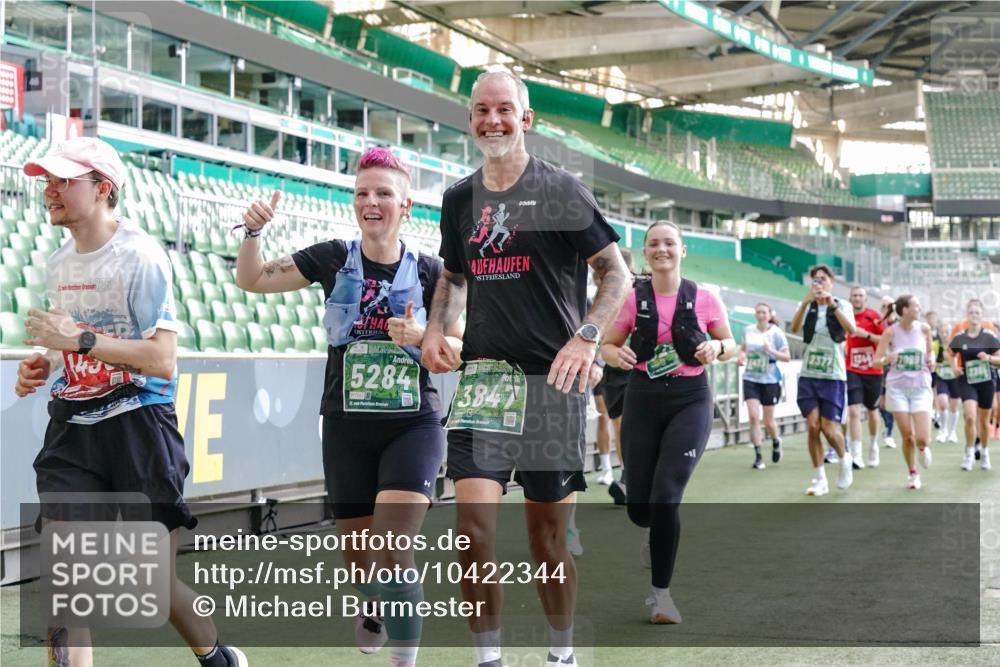 13.09.2026 - 21. swb-Marathon Bremen Michael Burmester http://msf.ph/oto/10422344 13.09.2026 13:22:44 Laufen im Stadion 128, 160, 211, 258, 343, 351, 423, 441, 533, 571, 601, 609, 708, 851, 892, 1060, 1094, 1157, 1177, 1178, 1259, 1331, 1344, 1417, 1518, 1657, 1669, 1691, 1729, 1746, 1788, 1883, 2213, 2290, 2433, 2475, 2504, 2526, 2551, 2619, 2632, 2652, 2660, 2685, 2711, 2828, 2954, 2964, 2995, 3022, 3034, 3225, 3252, 3347, 3351, 3423, 3447, 3505, 3530, 3559, 3682, 3727, 3770, 3784, 3819, 4020, 4054, 4231, 4406, 4407, 4431, 4466, 4467, 4584, 1506 meine-sportfotos.de
