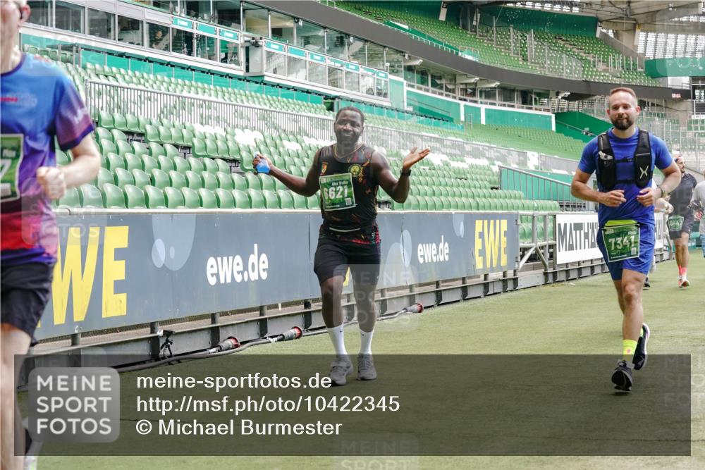 13.09.2026 - 21. swb-Marathon Bremen Michael Burmester http://msf.ph/oto/10422345 13.09.2026 12:59:57 Laufen im Stadion 135, 191, 226, 232, 260, 342, 651, 745, 972, 1080, 1166, 1209, 1368, 1493, 1494, 1516, 1650, 1861, 1935, 1963, 2088, 2210, 2289, 2293, 2306, 2322, 2367, 2427, 2481, 2517, 2570, 2577, 2686, 2700, 2708, 2806, 2807, 2827, 2885, 2899, 2906, 2914, 2953, 2961, 2967, 2979, 3015, 3021, 3076, 3098, 3105, 3120, 3124, 3145, 3168, 3173, 3190, 3233, 3273, 3354, 3385, 3435, 3480, 3516, 3531, 3642, 3652, 3729, 3774, 3855, 3856, 3861, 3930, 3934 meine-sportfotos.de