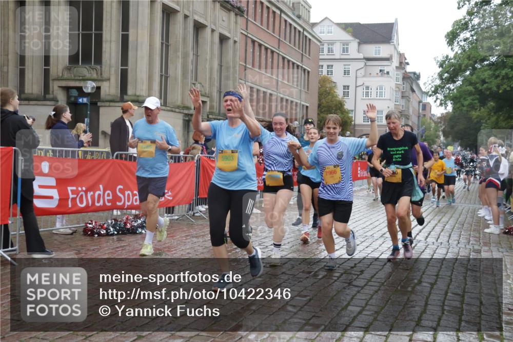 13.09.2026 - Kiel Lauf Yannick Fuchs http://msf.ph/oto/10422346 13.09.2026 10:55:59 Ziel 350, 429, 712, 774, 775, 2264, 2564, 2798, 4556, 5279, 5553, 5752, 5772, 6572, 7707, 7851, 7995, 8073, 8158, 8733, 8813, 8910, 9069, 12316, 12579, 34, 280, 566, 1264, 1673, 1841, 1885, 1929, 2190, 2208, 2589, 3105, 3297, 3539, 4519, 4594, 4747, 5034, 5544, 5572, 5822, 5903, 6753, 6880, 6922, 7148, 7568, 7966, 7988, 8330, 8346, 8631, 8632, 8722, 8765, 8772, 9014, 9651, 9653, 10597, 10722, 11036, 11196, 11621, 11946, 11952, 12327, 12499, 12500, 574, 778, 7483 meine-sportfotos.de