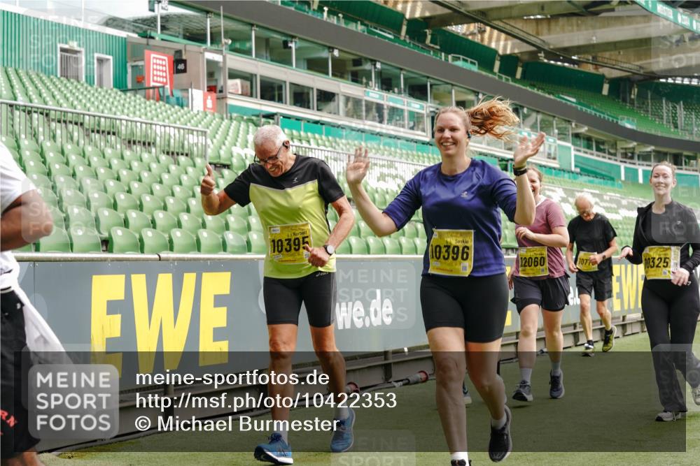13.09.2026 - 21. swb-Marathon Bremen Michael Burmester http://msf.ph/oto/10422353 13.09.2026 10:45:43 Laufen im Stadion 10137, 10176, 10191, 10192, 10194, 10202, 10242, 10344, 10430, 10472, 10524, 10568, 10600, 10651, 10679, 10713, 10979, 11050, 11081, 11181, 11200, 11244, 11296, 11309, 11367, 11385, 11495, 11529, 11530, 11546, 11574, 11629, 11675, 11709, 11760, 11808, 11821, 11932, 11943, 12057, 12089, 12151, 12153, 12177, 12178, 12211, 12224, 12226, 12285, 12311, 12316, 12317, 12321, 12334, 12374, 12422, 12462, 12539, 10002, 10148, 10303, 10330, 10361, 10362 meine-sportfotos.de
