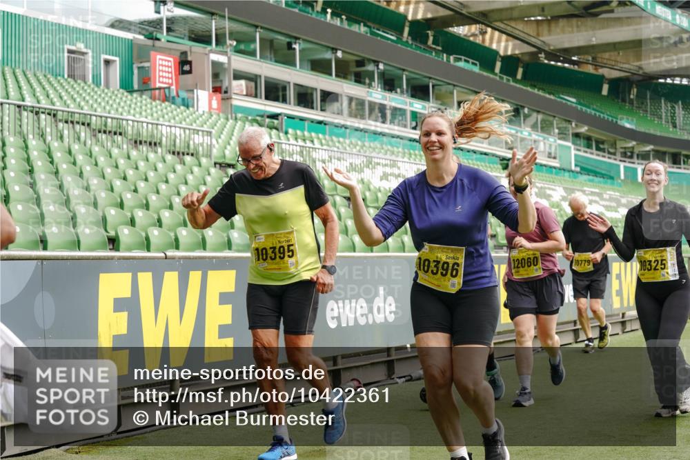 13.09.2026 - 21. swb-Marathon Bremen Michael Burmester http://msf.ph/oto/10422361 13.09.2026 10:45:43 Laufen im Stadion 10137, 10176, 10191, 10192, 10194, 10202, 10242, 10344, 10430, 10472, 10524, 10568, 10600, 10651, 10679, 10713, 10979, 11050, 11081, 11181, 11200, 11244, 11296, 11309, 11367, 11385, 11495, 11529, 11530, 11546, 11574, 11629, 11675, 11709, 11760, 11808, 11821, 11932, 11943, 12057, 12089, 12151, 12153, 12177, 12178, 12211, 12224, 12226, 12285, 12311, 12316, 12317, 12321, 12334, 12374, 12422, 12462, 12539, 10002, 10148, 10303, 10330, 10361, 10362 meine-sportfotos.de