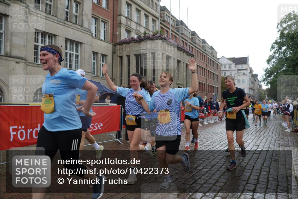 13.09.2026 - Kiel Lauf Yannick Fuchs http://msf.ph/oto/10422373 13.09.2026 10:56:00 Ziel 350, 429, 712, 774, 775, 2264, 2564, 2798, 4556, 5009, 5279, 5553, 5752, 5772, 6572, 7707, 7851, 7995, 8073, 8158, 8733, 8813, 8910, 9069, 12316, 12579, 34, 280, 566, 1264, 1673, 1885, 1929, 2190, 2208, 2264, 2589, 3105, 3297, 3539, 4519, 4594, 4747, 5034, 5544, 5572, 5752, 5822, 5903, 6753, 6880, 6922, 7148, 7568, 7966, 7988, 8330, 8346, 8631, 8632, 8722, 8765, 8772, 9014, 9651, 9653, 10597, 10722, 11036, 11196, 11621, 11946, 11952, 12327, 12499, 12500, 574, 778, 7483 meine-sportfotos.de