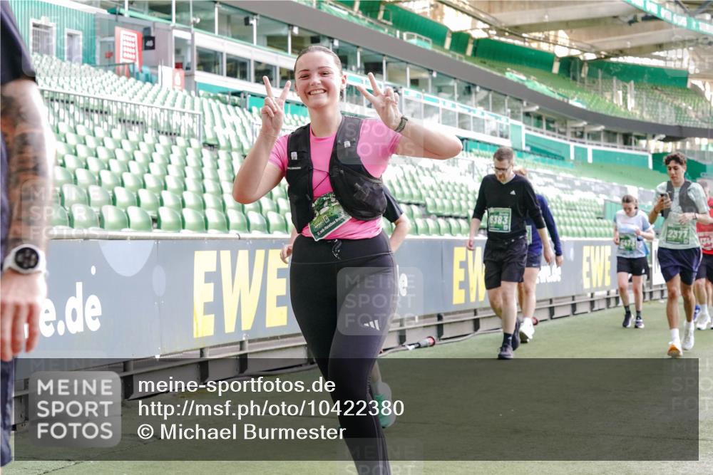 13.09.2026 - 21. swb-Marathon Bremen Michael Burmester http://msf.ph/oto/10422380 13.09.2026 13:22:46 Laufen im Stadion 128, 160, 211, 258, 343, 351, 423, 434, 441, 533, 571, 601, 609, 708, 851, 892, 1060, 1094, 1157, 1177, 1178, 1259, 1331, 1344, 1417, 1518, 1657, 1669, 1691, 1729, 1746, 1788, 1883, 2213, 2290, 2433, 2475, 2504, 2526, 2551, 2619, 2632, 2652, 2660, 2685, 2711, 2828, 2954, 2964, 2995, 3022, 3034, 3225, 3252, 3292, 3347, 3351, 3423, 3447, 3505, 3530, 3559, 3682, 3727, 3770, 3784, 3819, 4020, 4054, 4231, 4406, 4407, 4431, 4466, 4467, 4584, 1506 meine-sportfotos.de