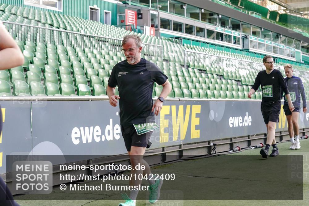 13.09.2026 - 21. swb-Marathon Bremen Michael Burmester http://msf.ph/oto/10422409 13.09.2026 13:22:47 Laufen im Stadion 128, 160, 211, 258, 343, 351, 423, 434, 441, 533, 571, 601, 609, 708, 851, 892, 1060, 1094, 1157, 1177, 1178, 1259, 1331, 1344, 1417, 1518, 1657, 1669, 1691, 1729, 1746, 1788, 1883, 2213, 2290, 2433, 2475, 2504, 2526, 2619, 2632, 2652, 2660, 2685, 2711, 2828, 2954, 2964, 2995, 3022, 3034, 3225, 3252, 3292, 3347, 3351, 3423, 3447, 3505, 3530, 3559, 3682, 3727, 3770, 3784, 3819, 4020, 4054, 4231, 4406, 4407, 4431, 4466, 4467, 4584, 1506 meine-sportfotos.de