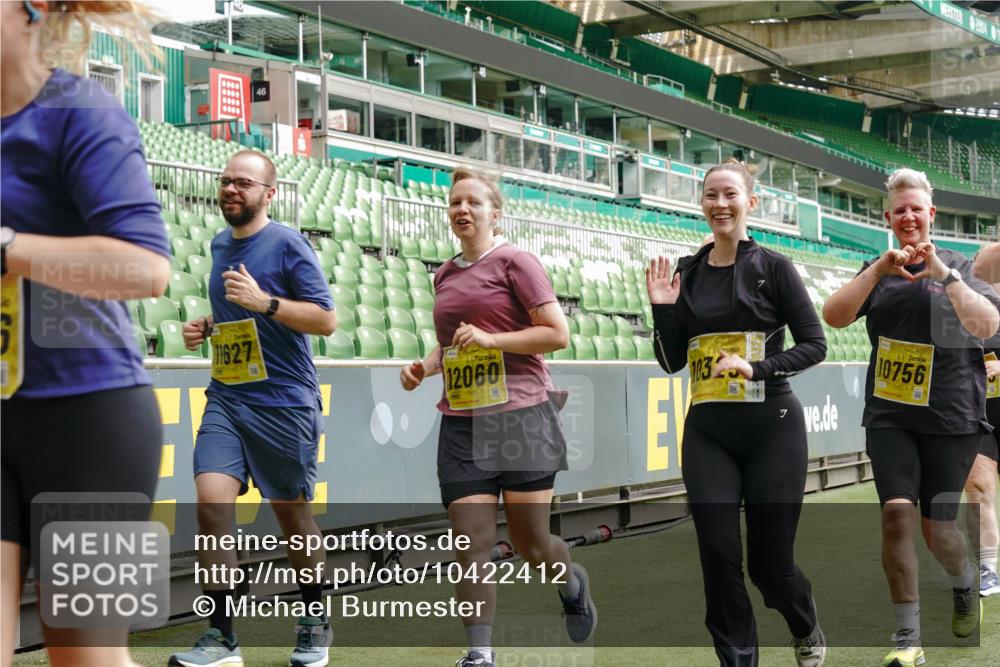 13.09.2026 - 21. swb-Marathon Bremen Michael Burmester http://msf.ph/oto/10422412 13.09.2026 10:45:44 Laufen im Stadion 10137, 10176, 10191, 10192, 10194, 10202, 10242, 10344, 10430, 10472, 10524, 10568, 10600, 10651, 10679, 10713, 10979, 11050, 11081, 11181, 11200, 11244, 11296, 11309, 11367, 11385, 11495, 11529, 11530, 11546, 11574, 11629, 11675, 11709, 11760, 11808, 11821, 11932, 11943, 12057, 12089, 12151, 12153, 12177, 12178, 12211, 12224, 12226, 12285, 12311, 12316, 12317, 12321, 12334, 12374, 12422, 12462, 12539, 10002, 10148, 10303, 10330, 10361, 10362 meine-sportfotos.de