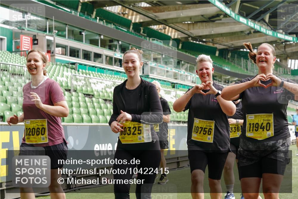 13.09.2026 - 21. swb-Marathon Bremen Michael Burmester http://msf.ph/oto/10422415 13.09.2026 10:45:45 Laufen im Stadion 10137, 10176, 10191, 10192, 10194, 10202, 10242, 10344, 10430, 10472, 10524, 10568, 10600, 10651, 10679, 10713, 10979, 11050, 11081, 11181, 11200, 11244, 11296, 11309, 11367, 11385, 11495, 11529, 11530, 11546, 11574, 11629, 11675, 11709, 11760, 11808, 11821, 11932, 11943, 12057, 12089, 12151, 12153, 12177, 12178, 12211, 12224, 12226, 12285, 12311, 12316, 12317, 12321, 12334, 12374, 12422, 12462, 12539, 10002, 10148, 10303, 10330, 10361, 10362 meine-sportfotos.de