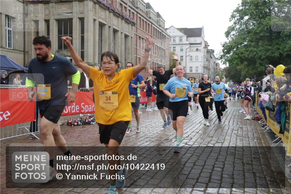 13.09.2026 - Kiel Lauf Yannick Fuchs http://msf.ph/oto/10422419 13.09.2026 10:56:04 Ziel 350, 429, 574, 712, 774, 775, 1208, 2564, 2798, 3541, 5009, 5553, 6572, 7292, 7483, 7707, 7851, 7995, 8054, 8073, 8158, 8813, 8910, 9069, 10795, 12316, 12579, 12603, 34, 280, 566, 1264, 1673, 1885, 1929, 2190, 2208, 2264, 2589, 3105, 3297, 3539, 4519, 4556, 4594, 4747, 5034, 5279, 5544, 5752, 5772, 5822, 6753, 6922, 7568, 7988, 8330, 8346, 8631, 8632, 8722, 8733, 9014, 9651, 9653, 11036, 11196, 11621, 11952, 12327, 12499, 12500, 778, 34 meine-sportfotos.de