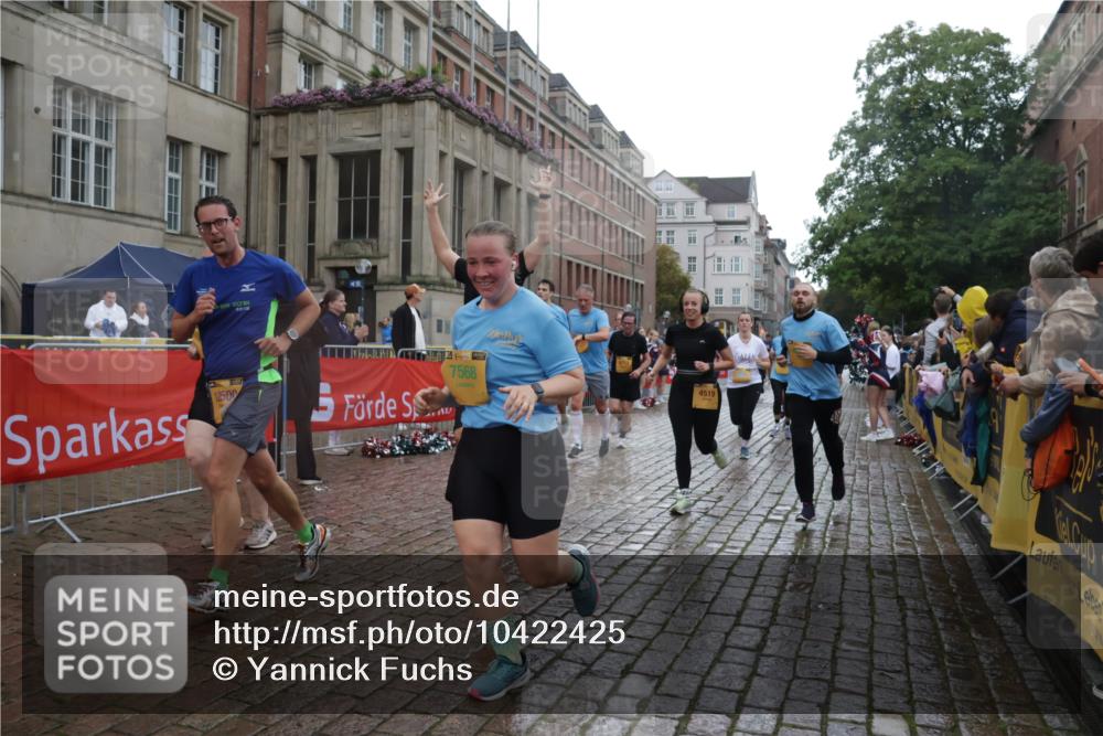 13.09.2026 - Kiel Lauf Yannick Fuchs http://msf.ph/oto/10422425 13.09.2026 10:56:05 Ziel 350, 429, 574, 712, 774, 775, 1208, 2564, 2798, 3541, 5009, 5553, 6572, 7292, 7483, 7707, 7851, 7995, 8054, 8073, 8158, 8813, 8910, 9069, 10774, 10795, 12316, 12579, 12603, 34, 280, 566, 1264, 1673, 1885, 1929, 2190, 2208, 2264, 2589, 2798, 3105, 3297, 3539, 4519, 4556, 4594, 4747, 5034, 5279, 5544, 5752, 5772, 5822, 6753, 6922, 7568, 7988, 8330, 8346, 8631, 8632, 8722, 8733, 9014, 9651, 9653, 11036, 11196, 11621, 11952, 12327, 12499, 12500, 248, 778, 34 meine-sportfotos.de