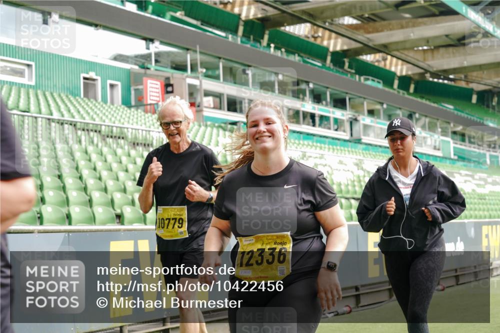 13.09.2026 - 21. swb-Marathon Bremen Michael Burmester http://msf.ph/oto/10422456 13.09.2026 10:45:47 Laufen im Stadion 10137, 10176, 10191, 10192, 10194, 10202, 10242, 10344, 10430, 10472, 10524, 10568, 10600, 10651, 10679, 10713, 10979, 11050, 11081, 11181, 11200, 11244, 11296, 11309, 11367, 11385, 11457, 11495, 11529, 11530, 11546, 11574, 11629, 11675, 11709, 11760, 11808, 11821, 11932, 11943, 12057, 12089, 12151, 12153, 12177, 12178, 12211, 12224, 12226, 12285, 12311, 12316, 12317, 12321, 12334, 12374, 12422, 12462, 12539, 10002, 10148, 10303, 10330, 10361, 10362 meine-sportfotos.de