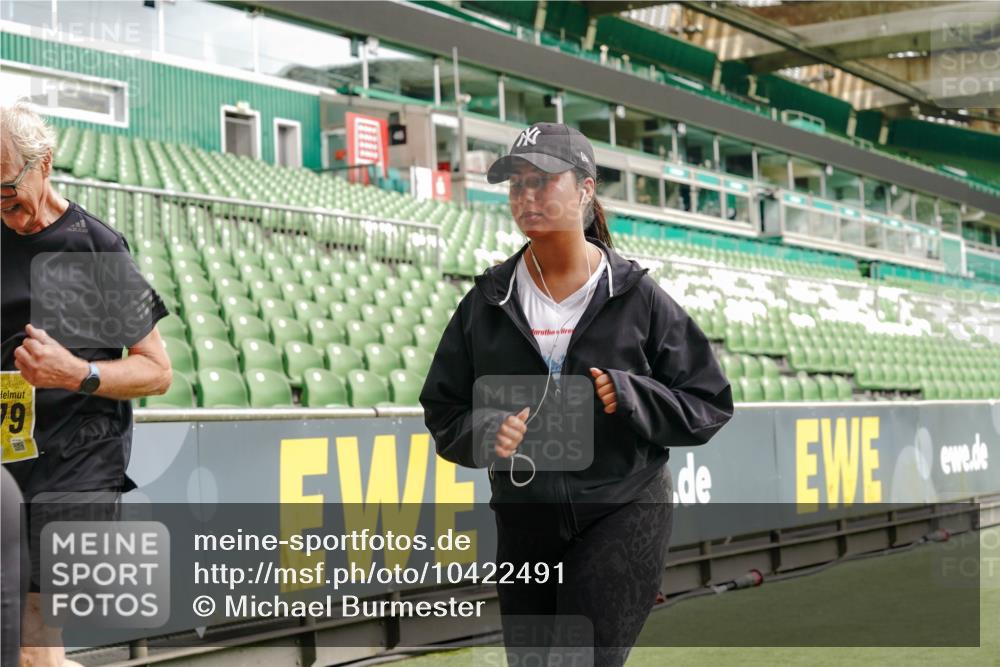 13.09.2026 - 21. swb-Marathon Bremen Michael Burmester http://msf.ph/oto/10422491 13.09.2026 10:45:48 Laufen im Stadion 10137, 10176, 10191, 10192, 10194, 10202, 10242, 10344, 10430, 10472, 10524, 10535, 10568, 10600, 10651, 10679, 10713, 10979, 11050, 11081, 11181, 11200, 11244, 11296, 11309, 11367, 11385, 11457, 11495, 11529, 11530, 11546, 11574, 11629, 11675, 11709, 11760, 11808, 11821, 11932, 11943, 12057, 12089, 12151, 12153, 12177, 12178, 12211, 12224, 12226, 12285, 12311, 12316, 12317, 12321, 12334, 12374, 12422, 12462, 12539, 10002, 10148, 10303, 10330, 10361, 10362 meine-sportfotos.de