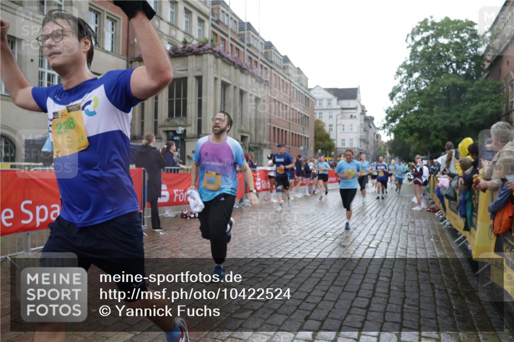 13.09.2026 - Kiel Lauf Yannick Fuchs http://msf.ph/oto/10422524 13.09.2026 10:56:14 Ziel 574, 778, 1208, 1618, 2075, 2454, 2829, 3267, 3541, 4806, 5009, 5067, 5682, 5683, 6605, 7292, 7483, 8054, 8073, 8158, 9210, 10421, 10433, 10570, 10750, 10774, 10795, 12043, 12171, 12603, 280, 350, 429, 566, 712, 774, 775, 1264, 1673, 1929, 2208, 2264, 2564, 2589, 2798, 3297, 4556, 4747, 5034, 5279, 5553, 5752, 5772, 6572, 7707, 7851, 7988, 7995, 8073, 8158, 8346, 8631, 8632, 8722, 8733, 8813, 8910, 9069, 11036, 11196, 12316, 12327, 12499, 12579, 248, 1504 meine-sportfotos.de