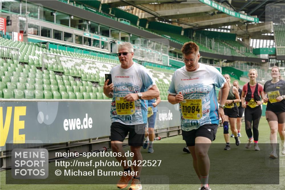 13.09.2026 - 21. swb-Marathon Bremen Michael Burmester http://msf.ph/oto/10422527 13.09.2026 10:45:50 Laufen im Stadion 10137, 10161, 10191, 10192, 10194, 10202, 10242, 10344, 10430, 10472, 10524, 10535, 10568, 10600, 10651, 10679, 10713, 10895, 10979, 11050, 11081, 11181, 11200, 11244, 11296, 11309, 11367, 11457, 11495, 11529, 11530, 11546, 11574, 11629, 11675, 11709, 11760, 11808, 11821, 11932, 11943, 12057, 12089, 12151, 12153, 12177, 12178, 12211, 12224, 12226, 12285, 12311, 12316, 12317, 12321, 12334, 12374, 12422, 12462, 12539, 10002, 10148, 10303, 10330, 10361, 10362 meine-sportfotos.de