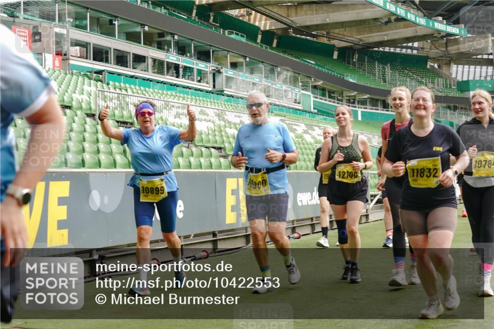 13.09.2026 - 21. swb-Marathon Bremen Michael Burmester http://msf.ph/oto/10422553 13.09.2026 10:45:52 Laufen im Stadion 10137, 10161, 10191, 10192, 10194, 10202, 10242, 10344, 10430, 10472, 10524, 10535, 10568, 10600, 10651, 10679, 10713, 10895, 10979, 11050, 11081, 11181, 11200, 11244, 11296, 11309, 11367, 11457, 11495, 11529, 11530, 11546, 11574, 11629, 11675, 11709, 11760, 11808, 11821, 11932, 12057, 12089, 12151, 12153, 12177, 12178, 12211, 12224, 12226, 12285, 12311, 12316, 12317, 12321, 12334, 12374, 12422, 12462, 12539, 10002, 10148, 10303, 10330, 10361, 10362 meine-sportfotos.de