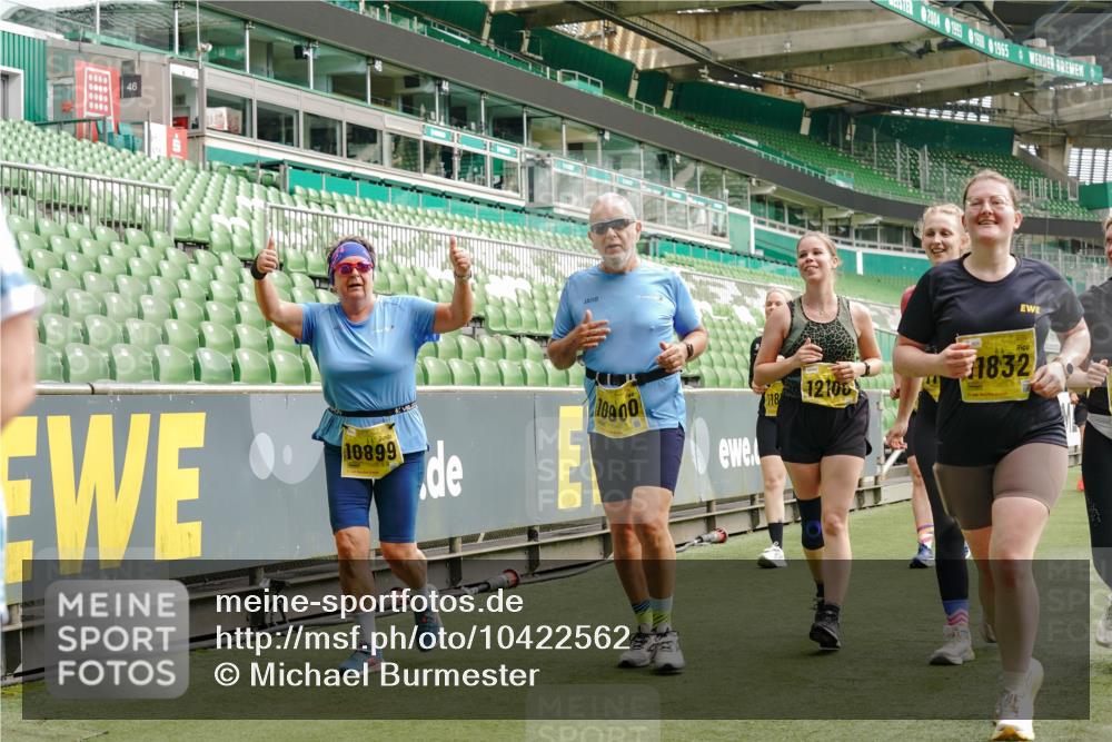 13.09.2026 - 21. swb-Marathon Bremen Michael Burmester http://msf.ph/oto/10422562 13.09.2026 10:45:52 Laufen im Stadion 10137, 10161, 10191, 10192, 10194, 10202, 10242, 10344, 10430, 10472, 10524, 10535, 10568, 10600, 10651, 10679, 10713, 10895, 10979, 11050, 11081, 11181, 11200, 11244, 11296, 11309, 11367, 11457, 11495, 11529, 11530, 11546, 11574, 11629, 11675, 11709, 11760, 11808, 11821, 11932, 12057, 12089, 12151, 12153, 12177, 12178, 12211, 12224, 12226, 12285, 12311, 12316, 12317, 12321, 12334, 12374, 12422, 12462, 12539, 10002, 10148, 10303, 10330, 10361, 10362 meine-sportfotos.de