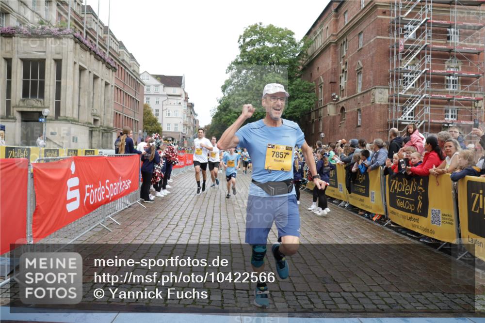 13.09.2026 - Kiel Lauf Yannick Fuchs http://msf.ph/oto/10422566 13.09.2026 09:43:29 Ziel 40, 401, 1049, 1857, 4171, 4256, 6377, 7773, 7857, 7905, 8066, 8770, 8834, 10189, 10300, 11246, 12101, 12575, 255, 623, 1040, 1213, 1508, 3041, 3850, 5530, 5929, 7099, 7532, 7874, 8191, 8808, 9354, 9933, 10047, 10118, 11753, 12259, 654, 1833, 4522, 5964, 9323, 9934, 10460, 12164, 1213, 3827, 3849, 7874, 8191, 8870, 9311, 9629, 11721, 12678 meine-sportfotos.de