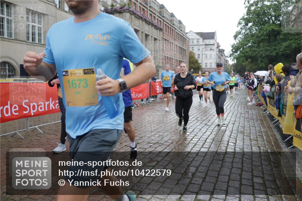 13.09.2026 - Kiel Lauf Yannick Fuchs http://msf.ph/oto/10422579 13.09.2026 10:56:19 Ziel 476, 778, 1618, 2075, 2454, 2674, 2829, 3267, 4440, 4806, 5067, 5682, 5683, 6530, 6605, 6884, 9210, 10264, 10421, 10433, 10509, 10570, 10750, 10774, 12043, 12171, 12669, 280, 350, 429, 566, 574, 712, 774, 775, 1208, 1264, 1673, 2264, 2564, 2589, 2798, 3541, 4556, 4747, 5009, 5034, 5279, 5553, 5752, 5772, 6572, 7292, 7483, 7707, 7851, 7988, 7995, 8054, 8073, 8158, 8722, 8733, 8813, 8910, 9069, 10795, 11196, 12316, 12327, 12499, 12579, 248, 1139, 1504 meine-sportfotos.de