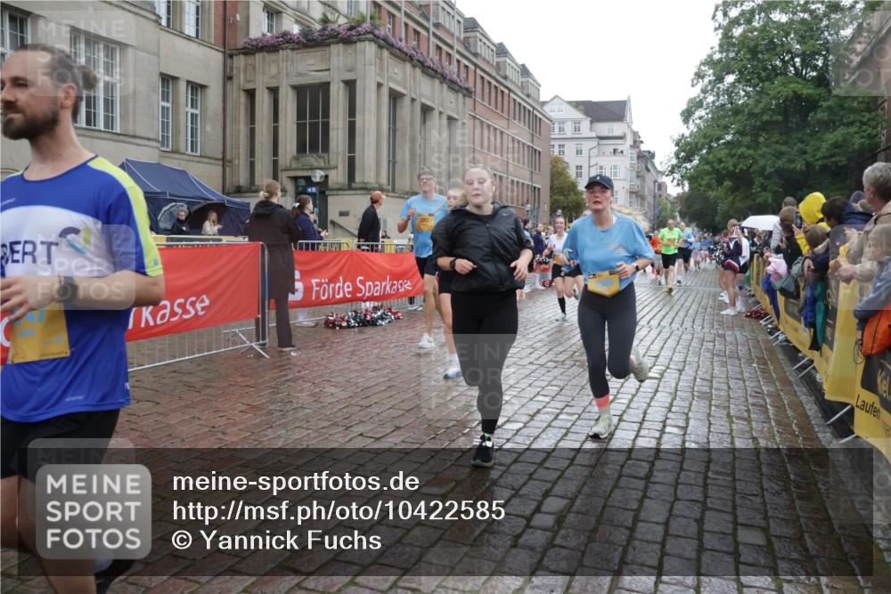 13.09.2026 - Kiel Lauf Yannick Fuchs http://msf.ph/oto/10422585 13.09.2026 10:56:19 Ziel 476, 778, 1618, 2075, 2454, 2674, 2829, 3267, 4440, 4806, 5067, 5682, 5683, 6530, 6605, 6884, 9210, 10264, 10421, 10433, 10509, 10570, 10750, 10774, 12043, 12171, 12669, 280, 350, 429, 566, 574, 712, 774, 775, 1208, 1264, 1673, 2264, 2564, 2589, 2798, 3541, 4556, 4747, 5009, 5034, 5279, 5553, 5752, 5772, 6572, 7292, 7483, 7707, 7851, 7988, 7995, 8054, 8073, 8158, 8722, 8733, 8813, 8910, 9069, 10795, 11196, 12316, 12327, 12499, 12579, 248, 1139, 1504 meine-sportfotos.de