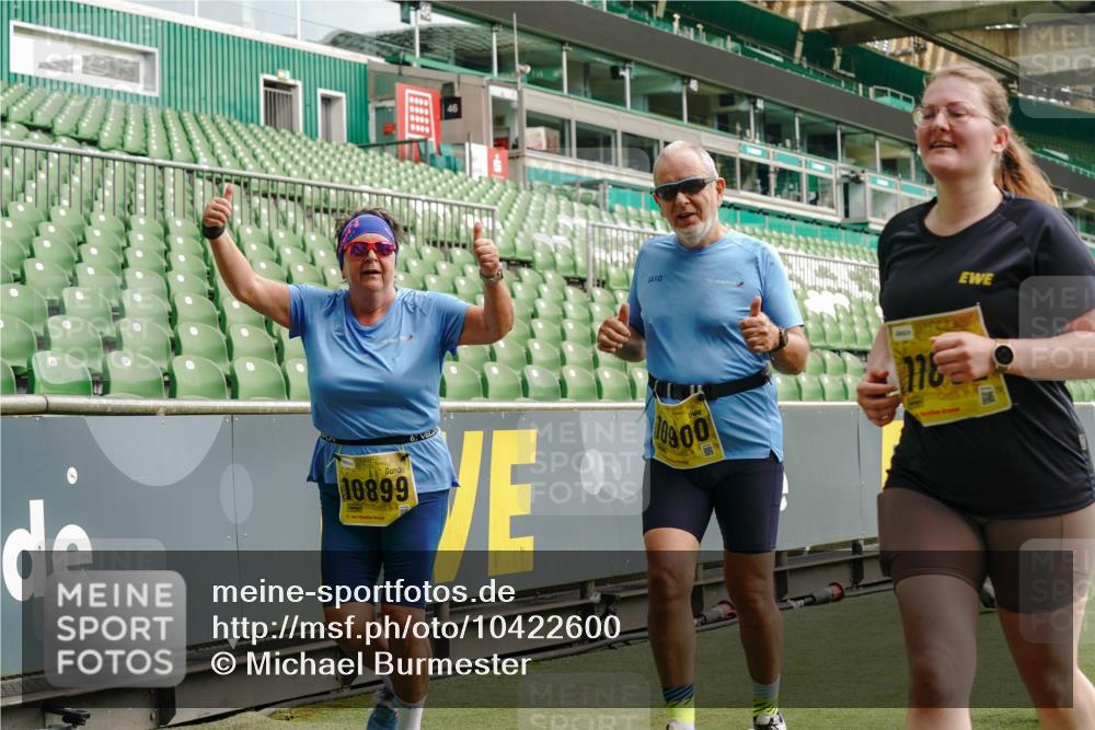 13.09.2026 - 21. swb-Marathon Bremen Michael Burmester http://msf.ph/oto/10422600 13.09.2026 10:45:53 Laufen im Stadion 10137, 10161, 10191, 10192, 10194, 10202, 10242, 10344, 10430, 10472, 10524, 10535, 10568, 10600, 10651, 10679, 10713, 10895, 10970, 10979, 11050, 11081, 11181, 11200, 11244, 11296, 11309, 11367, 11457, 11495, 11529, 11530, 11546, 11574, 11629, 11675, 11709, 11760, 11808, 11821, 11932, 12057, 12089, 12151, 12153, 12177, 12178, 12211, 12224, 12226, 12285, 12311, 12316, 12317, 12321, 12374, 12422, 12462, 12539, 10002, 10148, 10303, 10330, 10361, 10362 meine-sportfotos.de