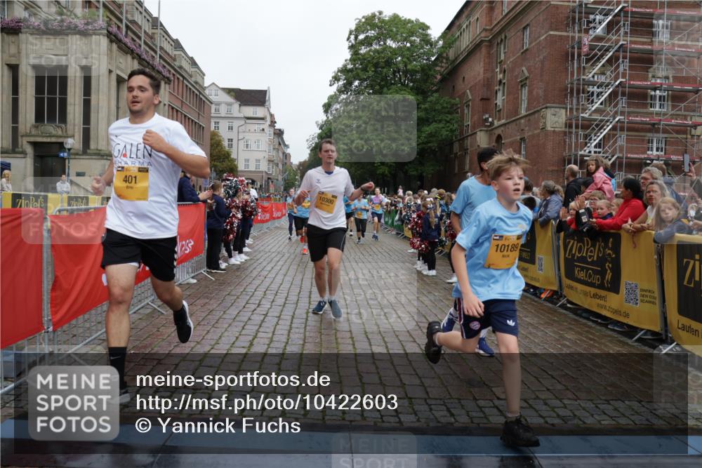 13.09.2026 - Kiel Lauf Yannick Fuchs http://msf.ph/oto/10422603 13.09.2026 09:43:31 Ziel 40, 401, 1049, 1857, 4171, 4256, 7773, 7857, 7905, 8066, 8770, 8834, 10189, 10300, 11246, 12101, 12575, 255, 623, 1040, 1508, 3041, 3850, 5530, 5929, 6377, 7099, 7532, 8191, 8808, 9354, 9933, 10047, 10118, 11753, 12259, 654, 1833, 4522, 5857, 5964, 7510, 7948, 9323, 9934, 10460, 12164, 1213, 3849, 7874, 8191, 8870, 9311, 9629, 12678 meine-sportfotos.de