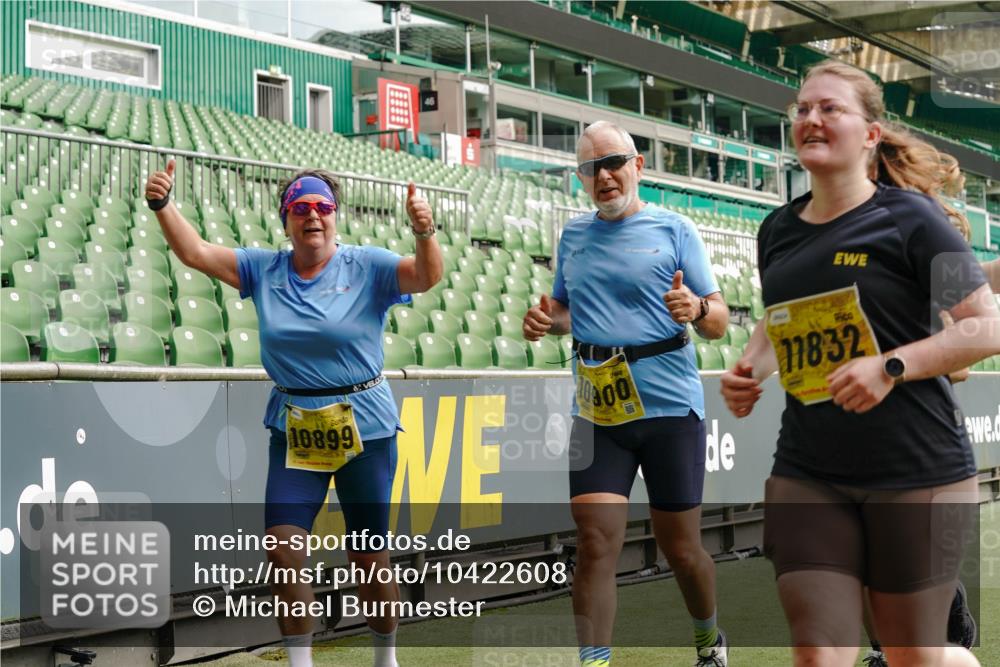 13.09.2026 - 21. swb-Marathon Bremen Michael Burmester http://msf.ph/oto/10422608 13.09.2026 10:45:53 Laufen im Stadion 10137, 10161, 10191, 10192, 10194, 10202, 10242, 10344, 10430, 10472, 10524, 10535, 10568, 10600, 10651, 10679, 10713, 10895, 10970, 10979, 11050, 11081, 11181, 11200, 11244, 11296, 11309, 11367, 11457, 11495, 11529, 11530, 11546, 11574, 11629, 11675, 11709, 11760, 11808, 11821, 11932, 12057, 12089, 12151, 12153, 12177, 12178, 12211, 12224, 12226, 12285, 12311, 12316, 12317, 12321, 12374, 12422, 12462, 12539, 10002, 10148, 10303, 10330, 10361, 10362 meine-sportfotos.de