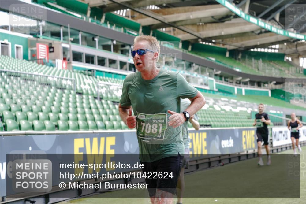 13.09.2026 - 21. swb-Marathon Bremen Michael Burmester http://msf.ph/oto/10422624 13.09.2026 13:00:06 Laufen im Stadion 135, 191, 226, 232, 242, 260, 342, 651, 687, 745, 972, 1080, 1166, 1209, 1368, 1493, 1494, 1516, 1650, 1861, 1935, 1963, 2088, 2210, 2289, 2293, 2306, 2322, 2367, 2427, 2481, 2485, 2490, 2517, 2560, 2570, 2577, 2658, 2686, 2700, 2708, 2781, 2806, 2827, 2885, 2899, 2906, 2914, 2953, 2961, 2967, 2979, 3015, 3021, 3076, 3098, 3105, 3120, 3124, 3145, 3168, 3173, 3190, 3233, 3273, 3354, 3385, 3435, 3480, 3516, 3531, 3642, 3652, 3729, 3774, 3855, 3856, 3861, 3930, 3934 meine-sportfotos.de