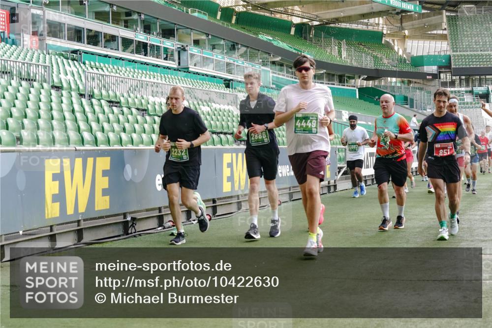 13.09.2026 - 21. swb-Marathon Bremen Michael Burmester http://msf.ph/oto/10422630 13.09.2026 13:22:55 Laufen im Stadion 128, 160, 211, 258, 343, 351, 434, 441, 533, 571, 601, 609, 708, 851, 892, 1060, 1094, 1157, 1178, 1259, 1331, 1344, 1417, 1518, 1657, 1669, 1691, 1729, 1746, 1788, 1883, 2213, 2290, 2433, 2475, 2495, 2504, 2526, 2619, 2632, 2652, 2660, 2685, 2711, 2936, 2964, 2968, 2995, 3022, 3034, 3225, 3252, 3282, 3292, 3347, 3351, 3395, 3423, 3447, 3505, 3530, 3559, 3682, 3727, 3770, 3784, 3819, 4020, 4054, 4231, 4406, 4407, 4431, 4466, 4467, 4584, 1506 meine-sportfotos.de