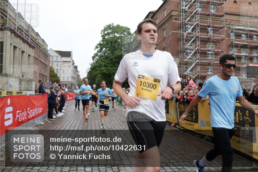 13.09.2026 - Kiel Lauf Yannick Fuchs http://msf.ph/oto/10422631 13.09.2026 09:43:32 Ziel 40, 401, 1049, 1833, 1857, 4171, 4256, 7773, 7857, 7905, 8066, 8770, 8834, 10189, 10300, 11246, 12101, 12575, 255, 623, 1040, 1508, 3041, 3850, 5530, 5929, 6377, 7099, 7532, 8191, 8808, 9354, 9933, 10047, 10118, 11753, 12259, 654, 4522, 5171, 5857, 5964, 7510, 7948, 9323, 9934, 10460, 10641, 12164, 1213, 3849, 5530, 7874, 8191, 9311, 9629, 12678 meine-sportfotos.de