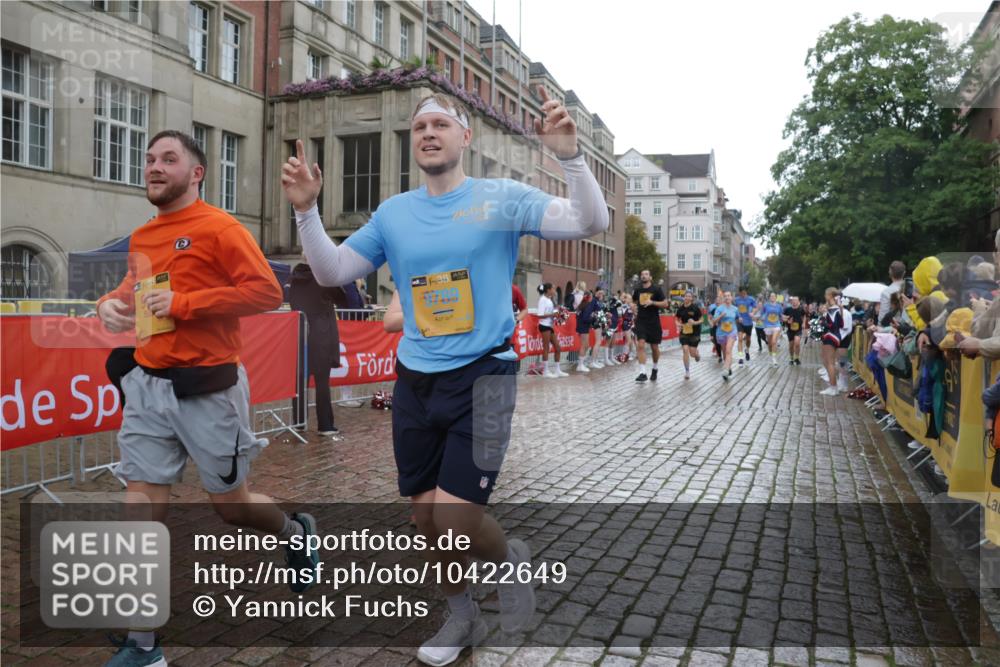 13.09.2026 - Kiel Lauf Yannick Fuchs http://msf.ph/oto/10422649 13.09.2026 10:56:26 Ziel 248, 476, 929, 1504, 1557, 1618, 1666, 2075, 2454, 2674, 2880, 3061, 4180, 4440, 4806, 5067, 5682, 5683, 6067, 6530, 6882, 6884, 8989, 8997, 9674, 10264, 10509, 10659, 12669, 12762, 350, 429, 574, 712, 774, 775, 778, 1208, 2564, 2798, 2829, 3267, 3541, 4556, 5009, 5279, 5553, 5682, 5683, 5772, 6572, 6605, 7292, 7483, 7707, 7851, 7995, 8054, 8073, 8158, 8733, 8813, 8910, 9069, 9210, 10421, 10433, 10570, 10750, 10774, 10795, 12316, 12579, 452, 1139 meine-sportfotos.de