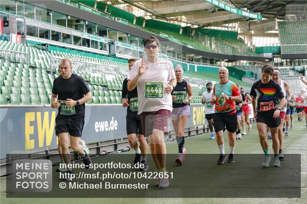 13.09.2026 - 21. swb-Marathon Bremen Michael Burmester http://msf.ph/oto/10422651 13.09.2026 13:22:56 Laufen im Stadion 128, 160, 211, 258, 343, 351, 434, 441, 533, 571, 601, 609, 708, 851, 892, 1060, 1094, 1157, 1178, 1259, 1331, 1344, 1417, 1518, 1657, 1669, 1691, 1729, 1746, 1788, 1883, 2213, 2290, 2433, 2445, 2475, 2495, 2504, 2526, 2619, 2632, 2652, 2660, 2685, 2711, 2768, 2936, 2964, 2968, 2995, 3022, 3034, 3225, 3252, 3282, 3292, 3347, 3351, 3395, 3423, 3447, 3505, 3530, 3559, 3682, 3727, 3770, 3784, 3819, 4020, 4054, 4231, 4406, 4407, 4431, 4466, 4467, 4584, 1506 meine-sportfotos.de