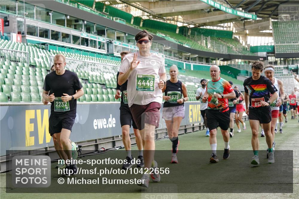 13.09.2026 - 21. swb-Marathon Bremen Michael Burmester http://msf.ph/oto/10422656 13.09.2026 13:22:56 Laufen im Stadion 128, 160, 211, 258, 343, 351, 434, 441, 533, 571, 601, 609, 708, 851, 892, 1060, 1094, 1157, 1178, 1259, 1331, 1344, 1417, 1518, 1657, 1669, 1691, 1729, 1746, 1788, 1883, 2213, 2290, 2433, 2445, 2475, 2495, 2504, 2526, 2619, 2632, 2652, 2660, 2685, 2711, 2768, 2936, 2964, 2968, 2995, 3022, 3034, 3225, 3252, 3282, 3292, 3347, 3351, 3395, 3423, 3447, 3505, 3530, 3559, 3682, 3727, 3770, 3784, 3819, 4020, 4054, 4231, 4406, 4407, 4431, 4466, 4467, 4584, 1506 meine-sportfotos.de