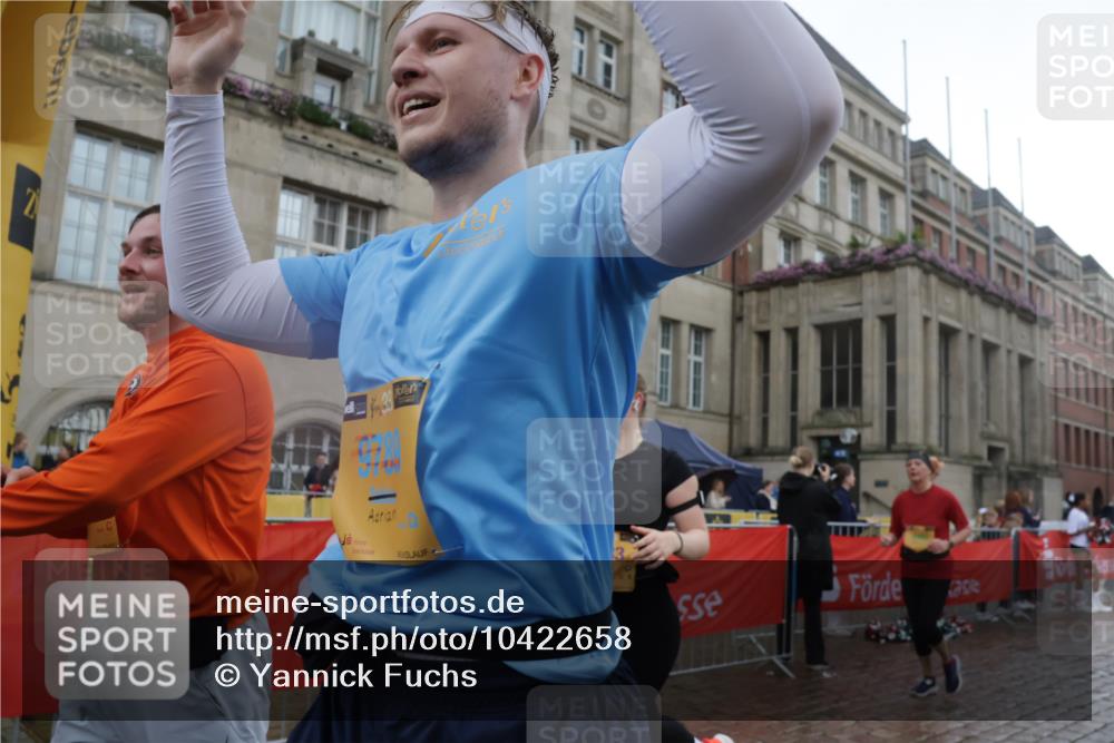 13.09.2026 - Kiel Lauf Yannick Fuchs http://msf.ph/oto/10422658 13.09.2026 10:56:26 Ziel 248, 476, 929, 1504, 1557, 1618, 1666, 2075, 2454, 2674, 2880, 3061, 4180, 4440, 4806, 5067, 5682, 5683, 6067, 6530, 6882, 6884, 8989, 8997, 9674, 10264, 10509, 10659, 12669, 12762, 350, 429, 574, 712, 774, 775, 778, 1208, 2564, 2798, 2829, 3267, 3541, 4556, 5009, 5279, 5553, 5682, 5683, 5772, 6572, 6605, 7292, 7483, 7707, 7851, 7995, 8054, 8073, 8158, 8733, 8813, 8910, 9069, 9210, 10421, 10433, 10570, 10750, 10774, 10795, 12316, 12579, 452, 1139 meine-sportfotos.de