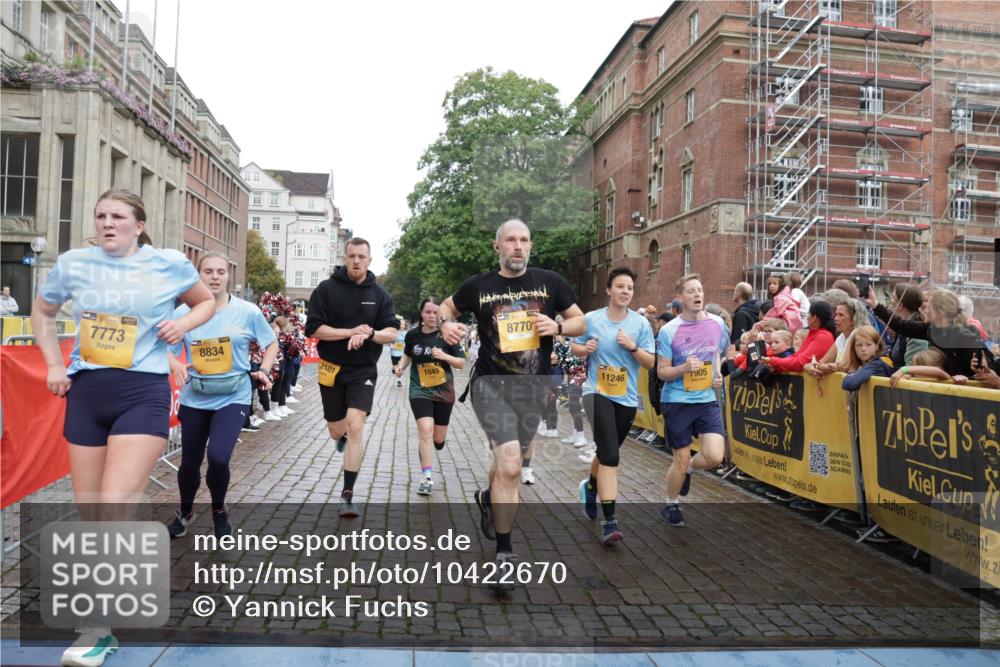 13.09.2026 - Kiel Lauf Yannick Fuchs http://msf.ph/oto/10422670 13.09.2026 09:43:35 Ziel 40, 401, 1049, 1833, 1857, 4171, 7773, 7857, 7905, 8770, 8834, 9323, 9934, 10189, 10300, 10460, 11246, 12101, 12164, 12575, 255, 623, 1040, 1508, 3041, 3850, 4256, 5530, 5929, 6377, 7099, 7532, 8066, 8808, 9354, 9933, 10047, 10118, 11753, 12259, 654, 4522, 5171, 5857, 5964, 7510, 7948, 9814, 10641, 10931, 12376, 1040, 1213, 3849, 3850, 5530, 7874, 8191, 11753 meine-sportfotos.de