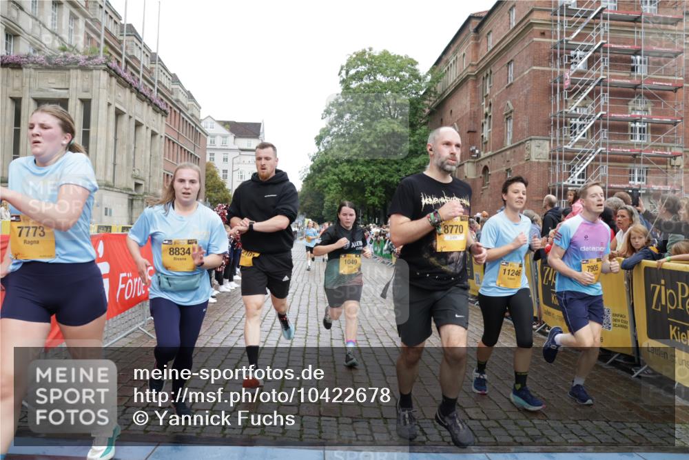 13.09.2026 - Kiel Lauf Yannick Fuchs http://msf.ph/oto/10422678 13.09.2026 09:43:35 Ziel 40, 401, 1049, 1833, 1857, 4171, 7773, 7857, 7905, 8770, 8834, 9323, 9934, 10189, 10300, 10460, 11246, 12101, 12164, 12575, 255, 623, 1040, 1508, 3041, 3850, 4256, 5530, 5929, 6377, 7099, 7532, 8066, 8808, 9354, 9933, 10047, 10118, 11753, 12259, 654, 4522, 5171, 5857, 5964, 7510, 7948, 9814, 10641, 10931, 12376, 1040, 1213, 3849, 3850, 5530, 7874, 8191, 11753 meine-sportfotos.de