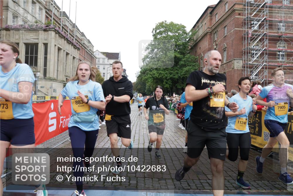 13.09.2026 - Kiel Lauf Yannick Fuchs http://msf.ph/oto/10422683 13.09.2026 09:43:35 Ziel 40, 401, 1049, 1833, 1857, 4171, 7773, 7857, 7905, 8770, 8834, 9323, 9934, 10189, 10300, 10460, 11246, 12101, 12164, 12575, 255, 623, 1040, 1508, 3041, 3850, 4256, 5530, 5929, 6377, 7099, 7532, 8066, 8808, 9354, 9933, 10047, 10118, 11753, 12259, 654, 4522, 5171, 5857, 5964, 7510, 7948, 9814, 10641, 10931, 12376, 1040, 1213, 3849, 3850, 5530, 7874, 8191, 11753 meine-sportfotos.de