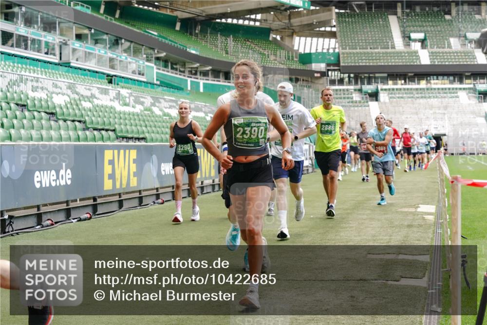 13.09.2026 - 21. swb-Marathon Bremen Michael Burmester http://msf.ph/oto/10422685 13.09.2026 13:00:09 Laufen im Stadion 135, 191, 226, 232, 242, 260, 342, 651, 687, 745, 972, 1080, 1166, 1209, 1368, 1493, 1494, 1516, 1650, 1861, 1935, 1963, 2088, 2210, 2289, 2293, 2306, 2322, 2367, 2409, 2427, 2481, 2485, 2490, 2517, 2560, 2570, 2577, 2658, 2686, 2700, 2708, 2781, 2806, 2827, 2885, 2899, 2906, 2914, 2953, 2961, 2967, 2979, 3015, 3021, 3076, 3098, 3105, 3124, 3145, 3168, 3173, 3190, 3233, 3273, 3354, 3385, 3435, 3480, 3516, 3524, 3531, 3642, 3652, 3729, 3774, 3855, 3856, 3861, 3930, 3934 meine-sportfotos.de