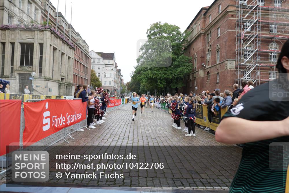 13.09.2026 - Kiel Lauf Yannick Fuchs http://msf.ph/oto/10422706 13.09.2026 09:43:37 Ziel 40, 401, 1049, 1833, 1857, 4171, 5964, 7773, 7905, 8770, 8834, 9323, 9934, 10189, 10300, 10460, 11246, 12101, 12164, 12575, 255, 623, 1508, 3041, 4256, 5929, 6377, 7099, 7532, 7857, 8066, 8808, 9354, 9933, 10047, 10118, 11753, 12259, 654, 4522, 5171, 5857, 7510, 7948, 9814, 10641, 10931, 12376, 1040, 1213, 3850, 5530, 8191, 9354, 11753 meine-sportfotos.de