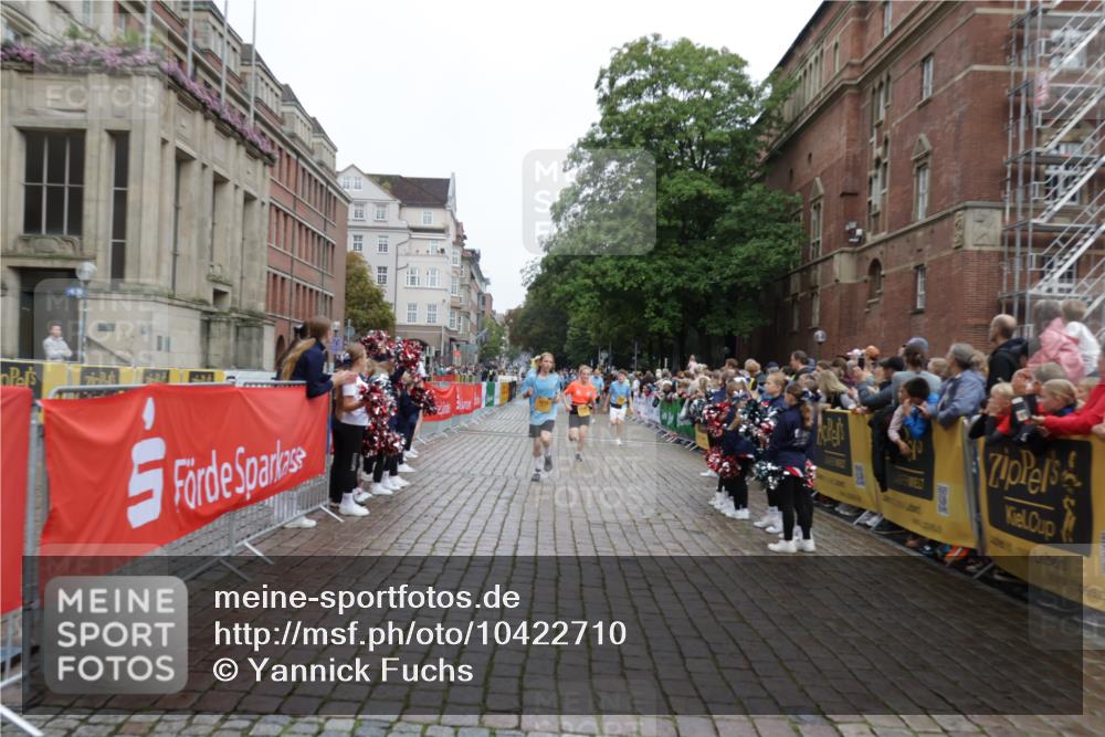 13.09.2026 - Kiel Lauf Yannick Fuchs http://msf.ph/oto/10422710 13.09.2026 09:43:37 Ziel 40, 401, 1049, 1833, 1857, 4171, 5964, 7773, 7905, 8770, 8834, 9323, 9934, 10189, 10300, 10460, 11246, 12101, 12164, 12575, 255, 623, 1508, 3041, 4256, 5929, 6377, 7099, 7532, 7857, 8066, 8808, 9354, 9933, 10047, 10118, 11753, 12259, 654, 4522, 5171, 5857, 7510, 7948, 9814, 10641, 10931, 12376, 1040, 1213, 3850, 5530, 8191, 9354, 11753 meine-sportfotos.de