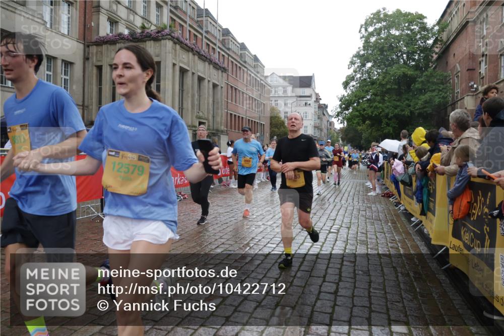 13.09.2026 - Kiel Lauf Yannick Fuchs http://msf.ph/oto/10422712 13.09.2026 10:56:31 Ziel 248, 476, 929, 1504, 1557, 1666, 2560, 2674, 2880, 3000, 3061, 3286, 3410, 3466, 4180, 4440, 5593, 6067, 6530, 6882, 6884, 7594, 7642, 8989, 8997, 9674, 10264, 10509, 10659, 12669, 12762, 350, 429, 574, 712, 774, 775, 778, 1208, 1618, 2075, 2454, 2564, 2829, 3267, 3541, 4806, 5009, 5067, 5553, 5682, 5683, 6572, 6605, 6884, 7292, 7483, 7707, 7851, 7995, 8054, 8073, 8158, 8813, 8910, 9069, 9210, 10264, 10421, 10433, 10570, 10750, 10774, 10795, 12316, 12579, 452, 1139 meine-sportfotos.de
