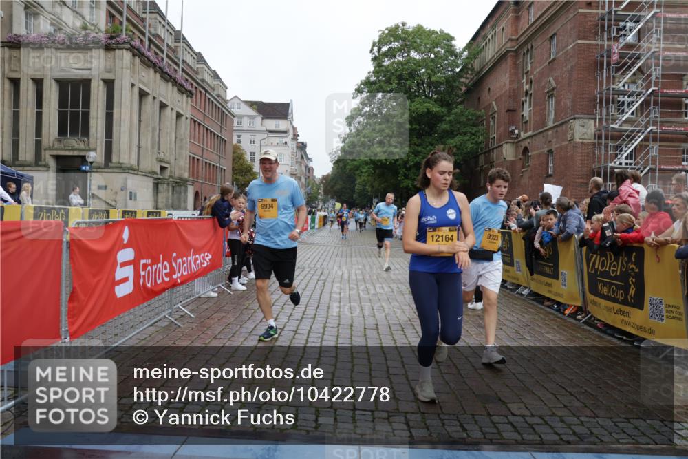 13.09.2026 - Kiel Lauf Yannick Fuchs http://msf.ph/oto/10422778 13.09.2026 09:43:42 Ziel 1049, 1833, 4171, 5964, 7773, 7905, 8770, 8834, 9323, 9934, 10460, 11246, 12101, 12164, 40, 255, 401, 623, 1508, 1857, 3041, 4256, 5929, 6377, 7099, 7532, 7773, 7857, 8066, 8770, 8808, 9933, 10047, 10118, 10189, 10300, 12259, 12575, 654, 4522, 5026, 5171, 5857, 7510, 7948, 9814, 10641, 10931, 11653, 12376, 1040, 3041, 3850, 5530, 9354, 11753, 12259 meine-sportfotos.de