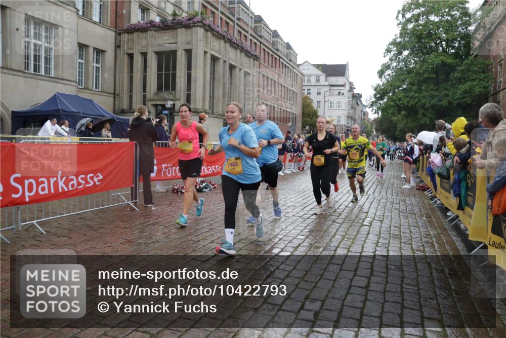 13.09.2026 - Kiel Lauf Yannick Fuchs http://msf.ph/oto/10422793 13.09.2026 10:56:40 Ziel 452, 1115, 1139, 1157, 1504, 1557, 1666, 1805, 2526, 2560, 2675, 3000, 3286, 3410, 3413, 3466, 4180, 4209, 4367, 4912, 5593, 6067, 6882, 7209, 7594, 7642, 7912, 8799, 9674, 10621, 10659, 11211, 12721, 248, 476, 574, 778, 929, 1208, 1618, 2075, 2454, 2674, 2829, 2880, 3061, 3267, 3541, 4440, 4806, 5009, 5067, 5682, 5683, 6530, 6605, 6884, 7292, 7483, 8054, 8989, 8997, 9210, 10264, 10421, 10433, 10509, 10570, 10659, 10750, 10774, 10795, 502 meine-sportfotos.de